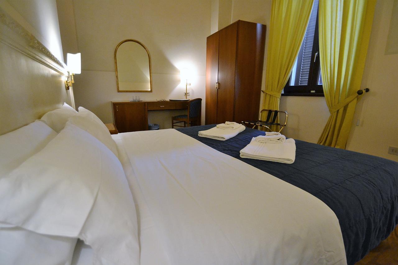 Hotel Posta Cecina  Luaran gambar