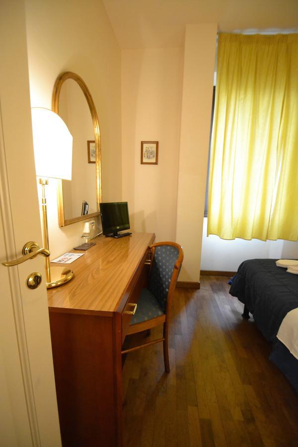 Hotel Posta Cecina  Luaran gambar