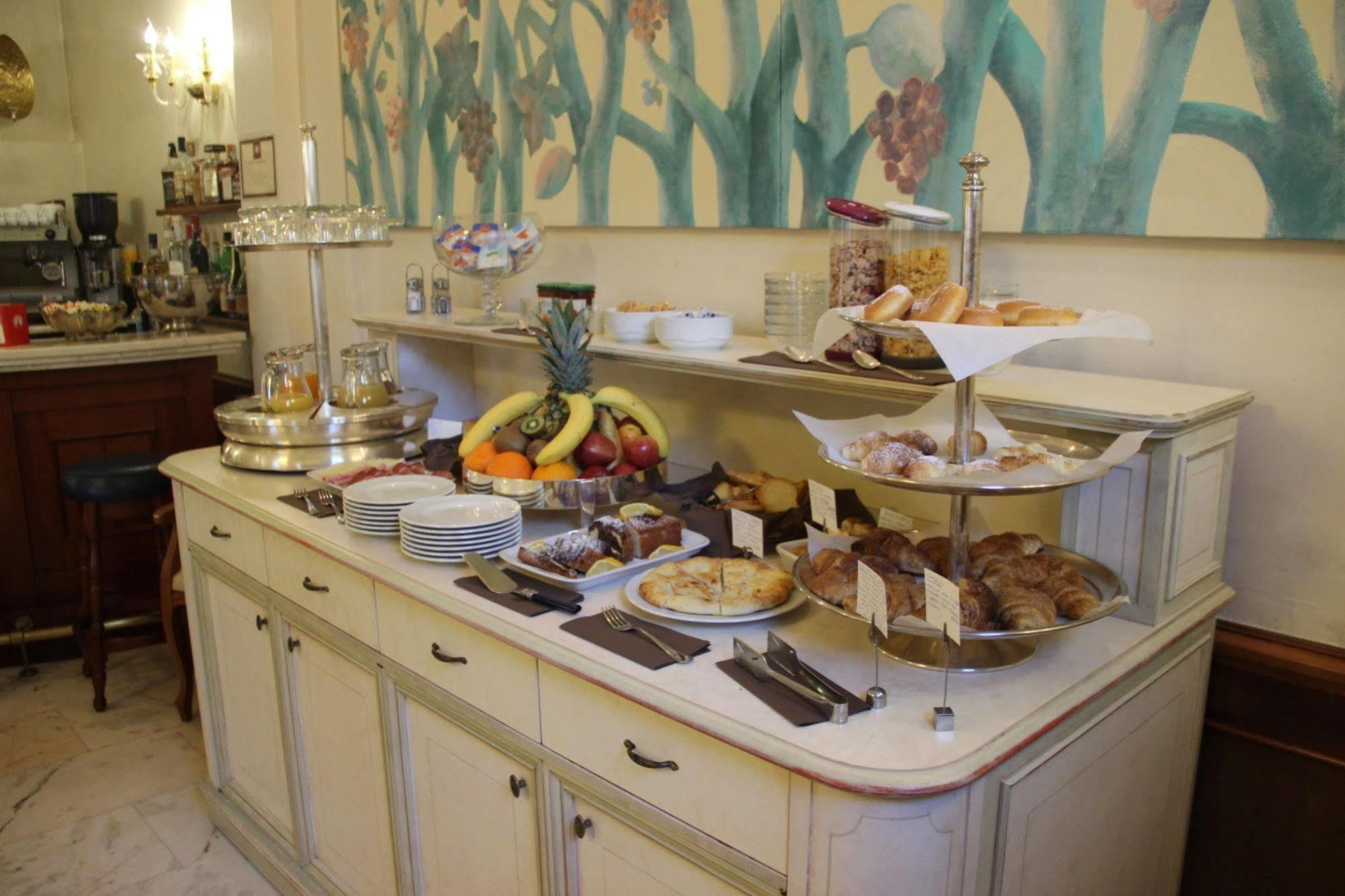 Hotel Posta Cecina  Luaran gambar
