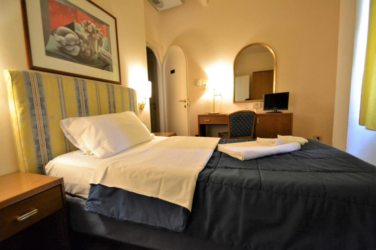 Hotel Posta Cecina  Luaran gambar