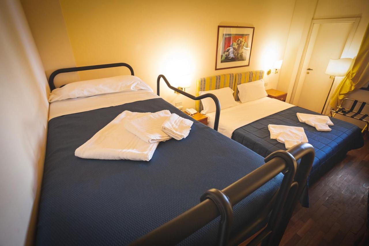 Hotel Posta Cecina  Luaran gambar