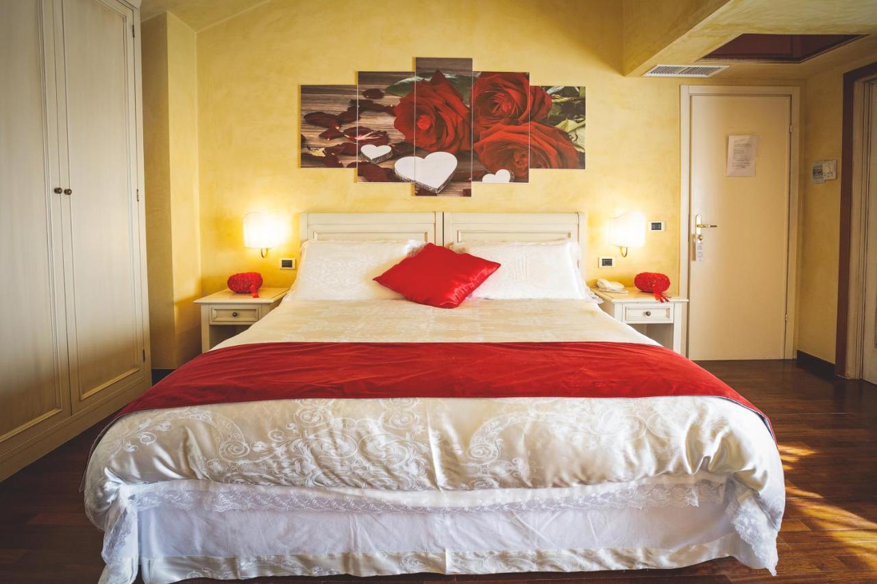 Hotel Posta Cecina  Luaran gambar