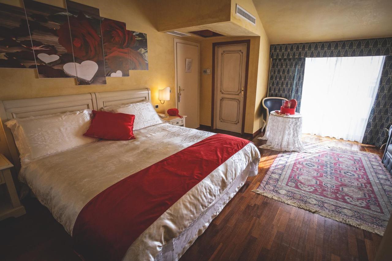Hotel Posta Cecina  Luaran gambar