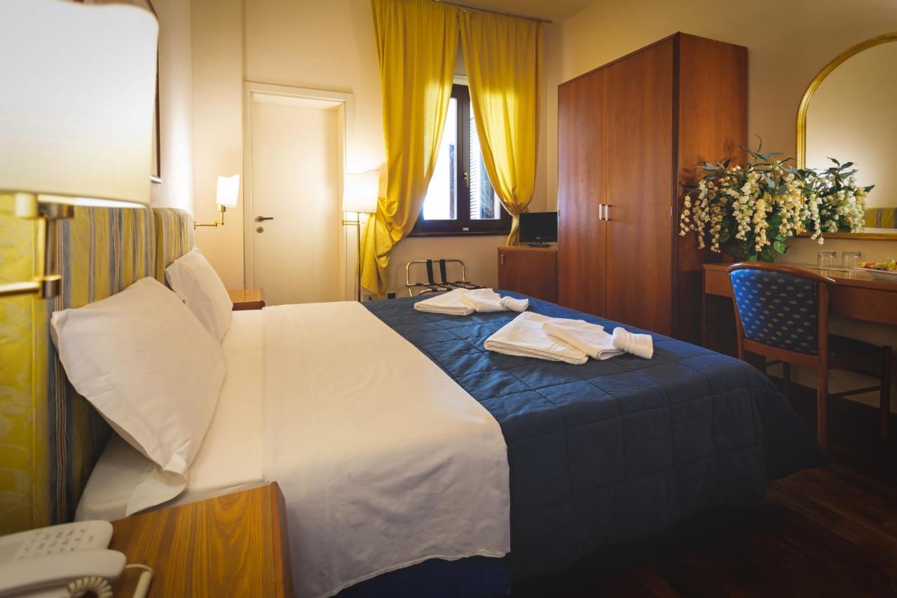 Hotel Posta Cecina  Luaran gambar